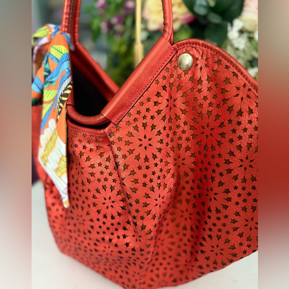 JIMMY CHOO BEAUTIFUL Laser Cut Red Leather Shoulder Bag w/dust bag ~ EUC - Picture 3 of 13